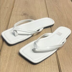 Sleek White Women's Flip-Flop Sandals